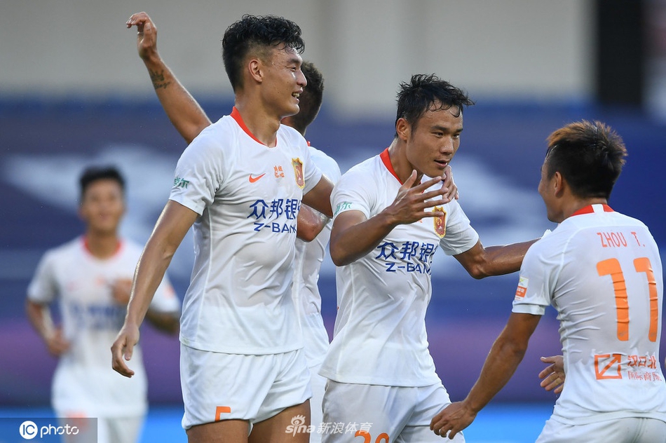 尼斯扳平良机备战中超新疆广汇防线松动，网友：根本停不下来(新疆广汇瞄准威少)